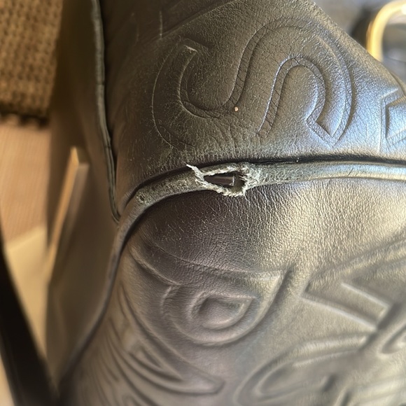 Black Leather Satchel/Duffle with shoulder Strap - Picture 11 of 16